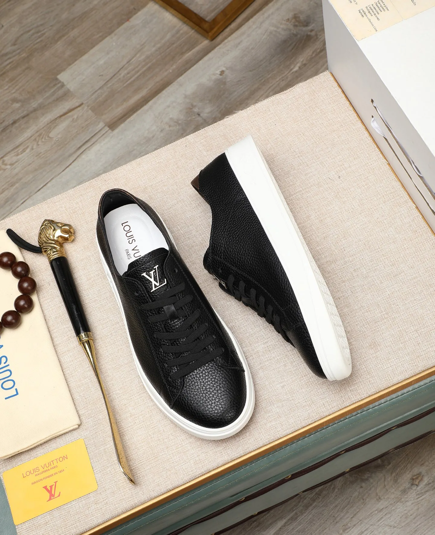 Men's shoes 💰440 📛📛【LOUIS VUITTON】Louis Vuitton official website synchronized new products 👟Milan fashion catwalk style 🇰🇾🇰🇾LV family logo, celebrity style, a must-have for fashionistas ⚠️First-layer calfskin ➕Genuine leather lining ➕Official website original version special outsole 👞Number 38-44